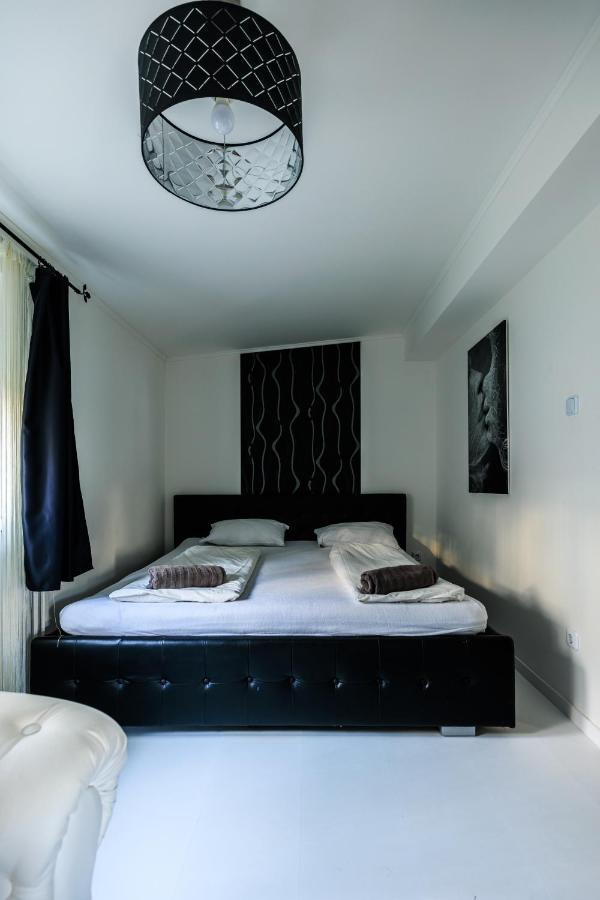 Fekete Orchidea Apartman Balatonkenese Exterior photo