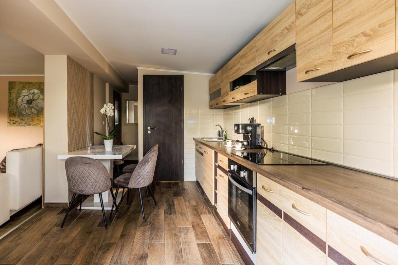Fekete Orchidea Apartman Balatonkenese Exterior photo