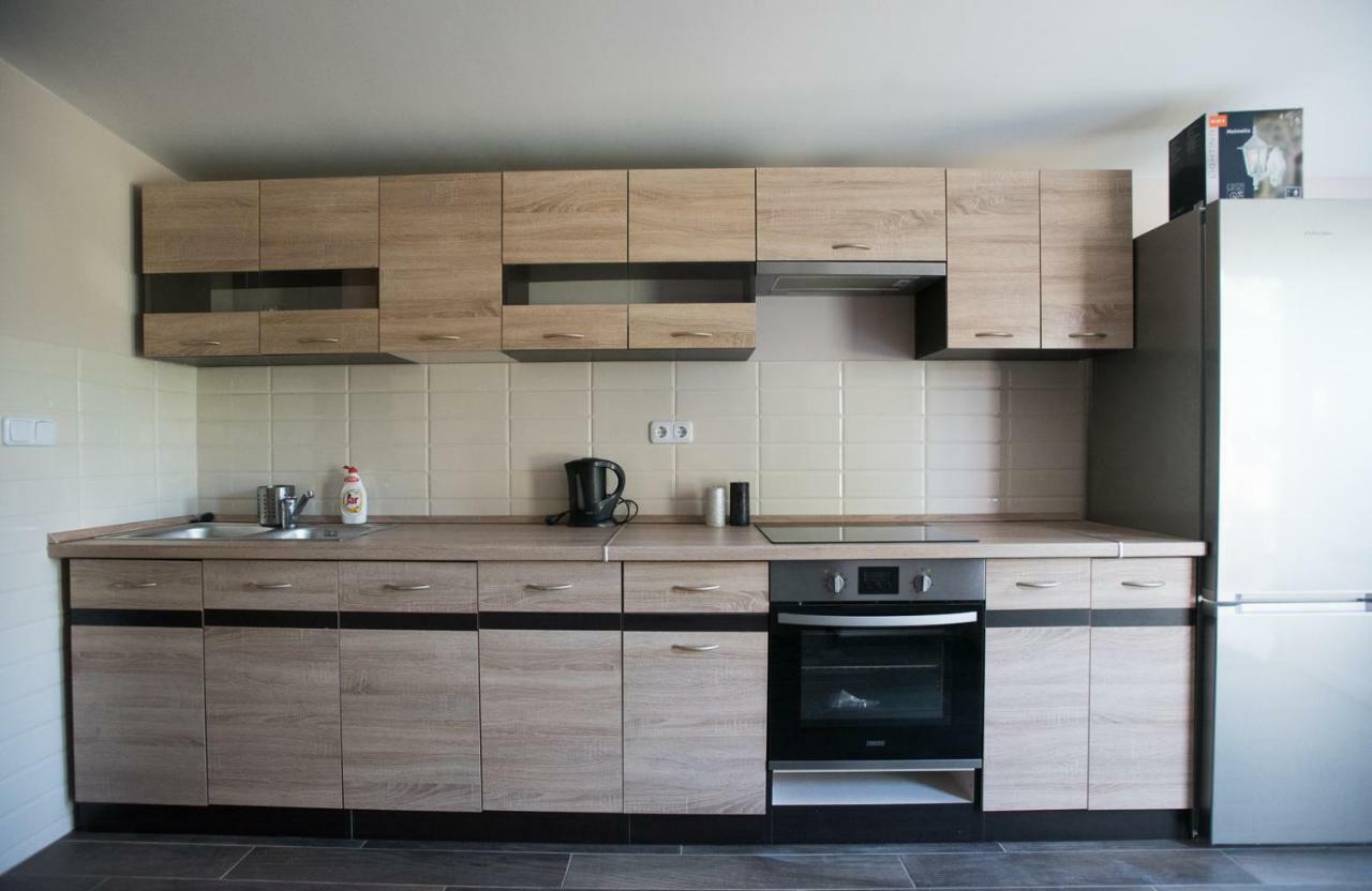 Fekete Orchidea Apartman Balatonkenese Exterior photo