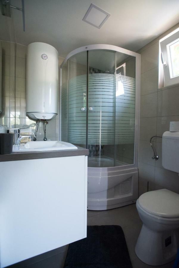 Fekete Orchidea Apartman Balatonkenese Exterior photo